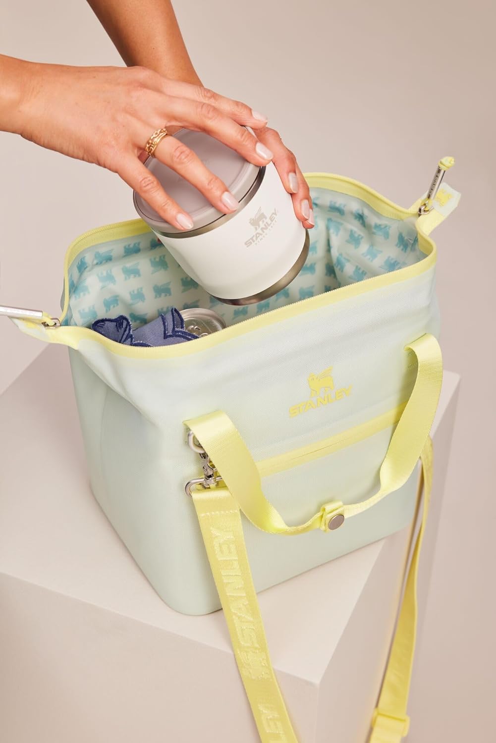 Lonchera All Day Julienne - Mini Cooler 6.8 litros